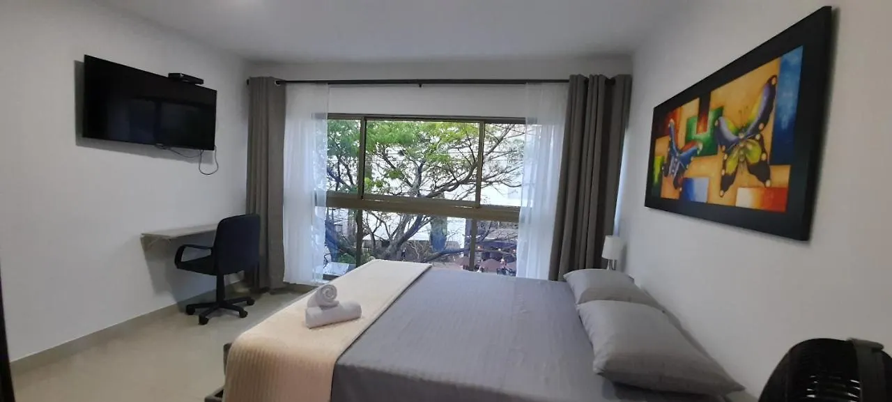 מלון מדיין Habitacion 302 Con Bano Privado Cerca A Laureles בית הארחה